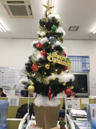 クリスマスツリー飾りました！