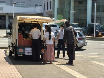 本日も盛況《軽トラ市》‼