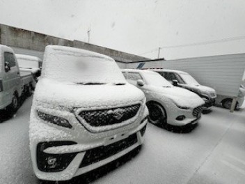 雪降るスペーシアの車窓から