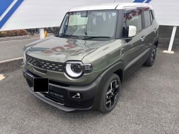 こだわりカーキのクロスビー納車しました！！