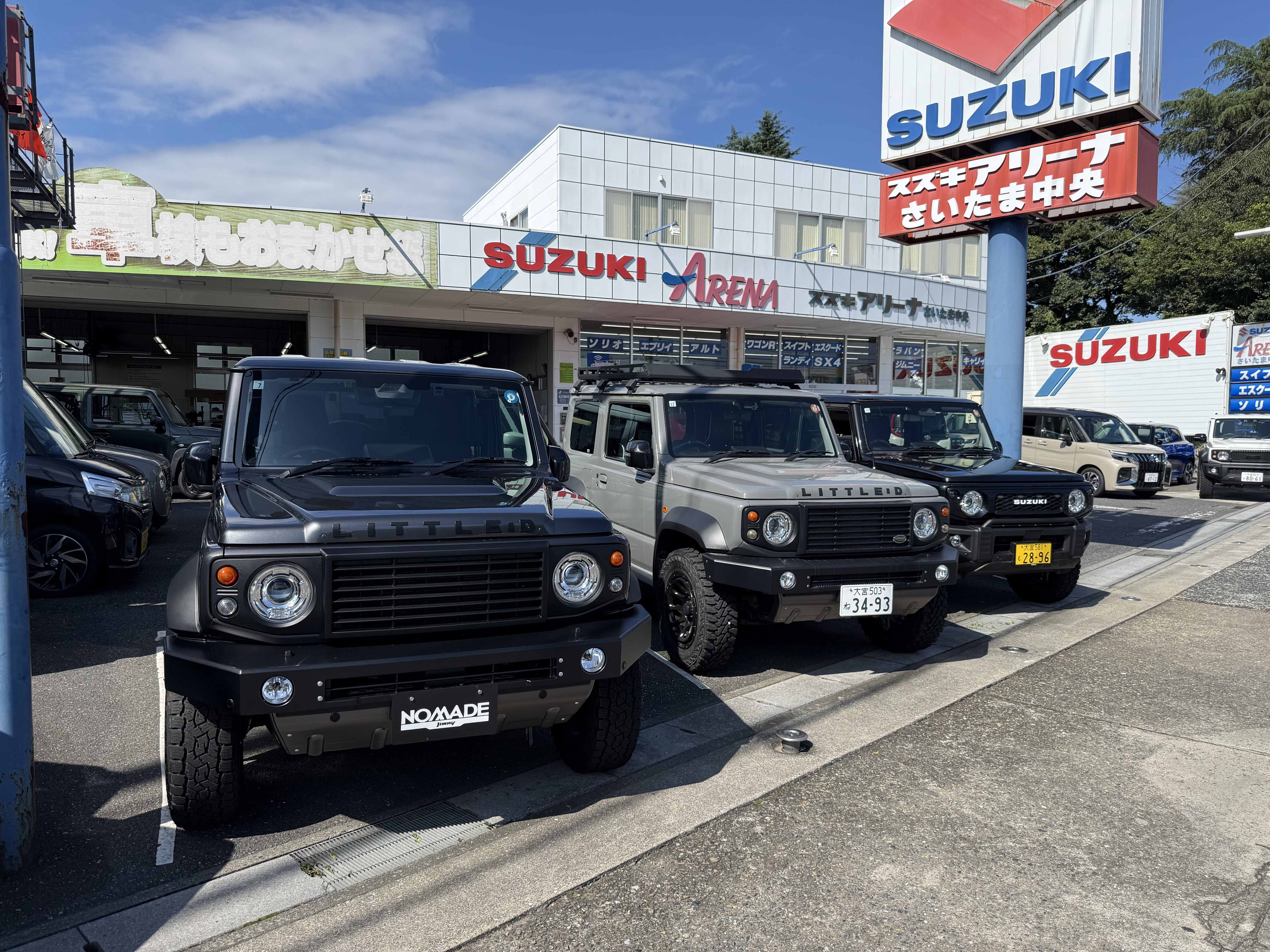 ジムニー、ジムニーシエラ、ジムニーノマド3兄弟カスタム展示