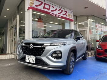 新型フロンクス試乗車入りました！！