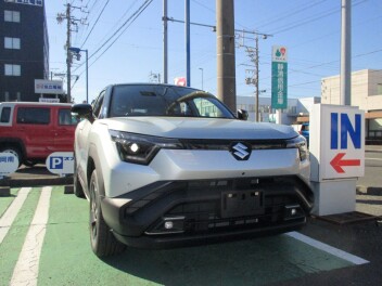 スズキ初のEV車「ｅビターラ」展示車入庫いたしました！！