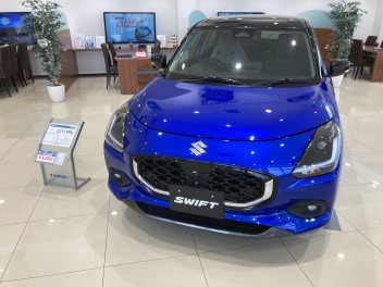 新型スイフトとスイフトスポーツ展示車有ります！！