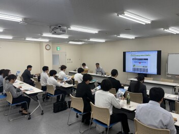 新入社員向け『セニアカー安全運転指導員』講習を行いました