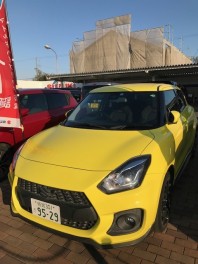 チャンピオンイエローSWIFTsports試乗車あります！！