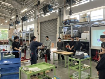 ★エンジン分解研修を実施しました！ 分解編★