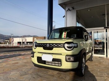 新型クロスビー　クールイエロー