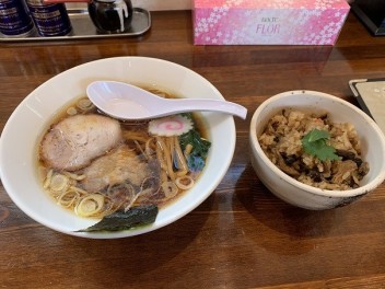 まだまだ暖かいものが美味しいです！