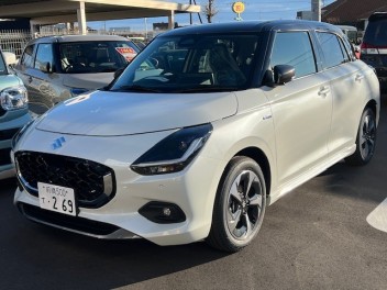 新型スイフト入りました!!