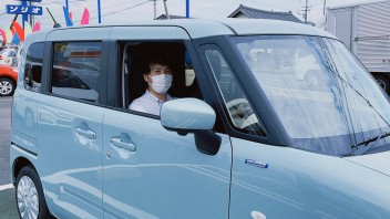 新型ワゴンＲスマイル試乗車準備出来ました～！