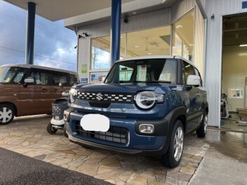 新型クロスビー　ミスティックブルー／ホワイト２トーンルーフ