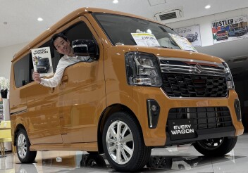NEWエブリィワゴン展示車入荷しました！
