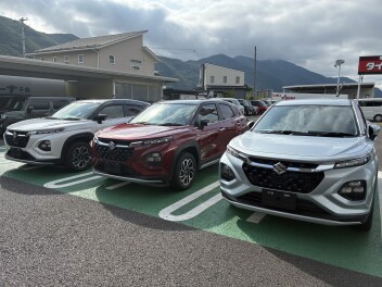 フロンクス各色納車待ちです♪♪