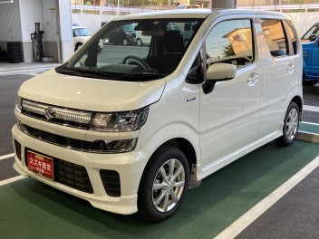 オススメ中古車のご紹介です。今年登録のワゴンＲです(^^)/