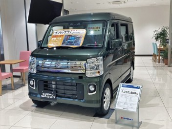 堅田店の展示車がエブリイワゴンに変わりました！！