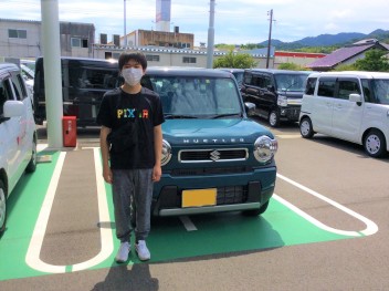 初めての車は大好きなハスラーで♪