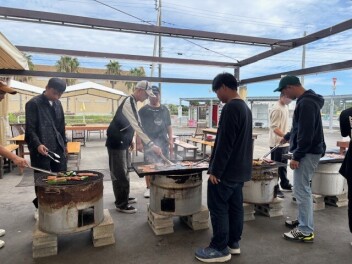 ガオ　BBQに行く