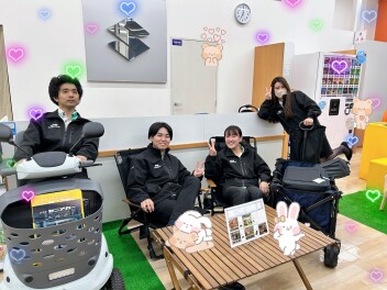 店舗にキャンプ用品の展示しています