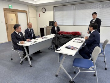 【特販課よりお知らせ】パトカー等における警光灯のバリアフリー化ついて