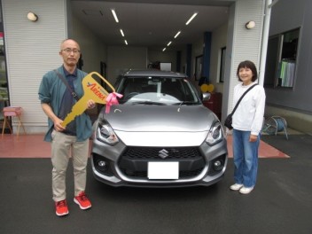スイフトスポ－ツ納車です。