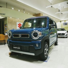 新色デニムブルーの新型ハスラー！