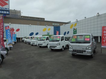 働く車