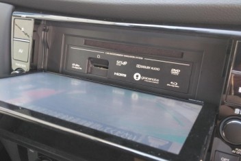 ＳＤカードはドコニ？