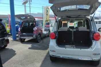 同じ車名ですが、、、。