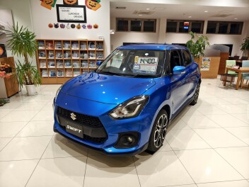 ショールームの車を入れ替えました