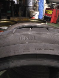 ＩＮＳＩＤＥ