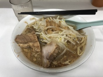 家族みんなでラーメンを食べに行く！