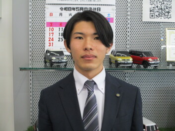 NEW　STAFF　うつみ！