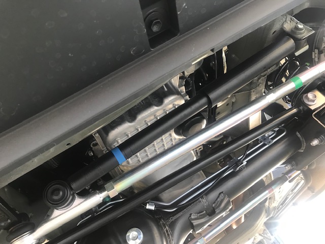 ステアリングダンパー