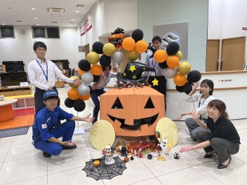 ハロウィン飾りつけ、始めました(*'▽')