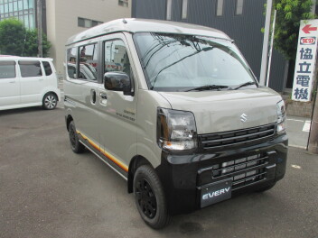 エブリイ　J　LIMITED