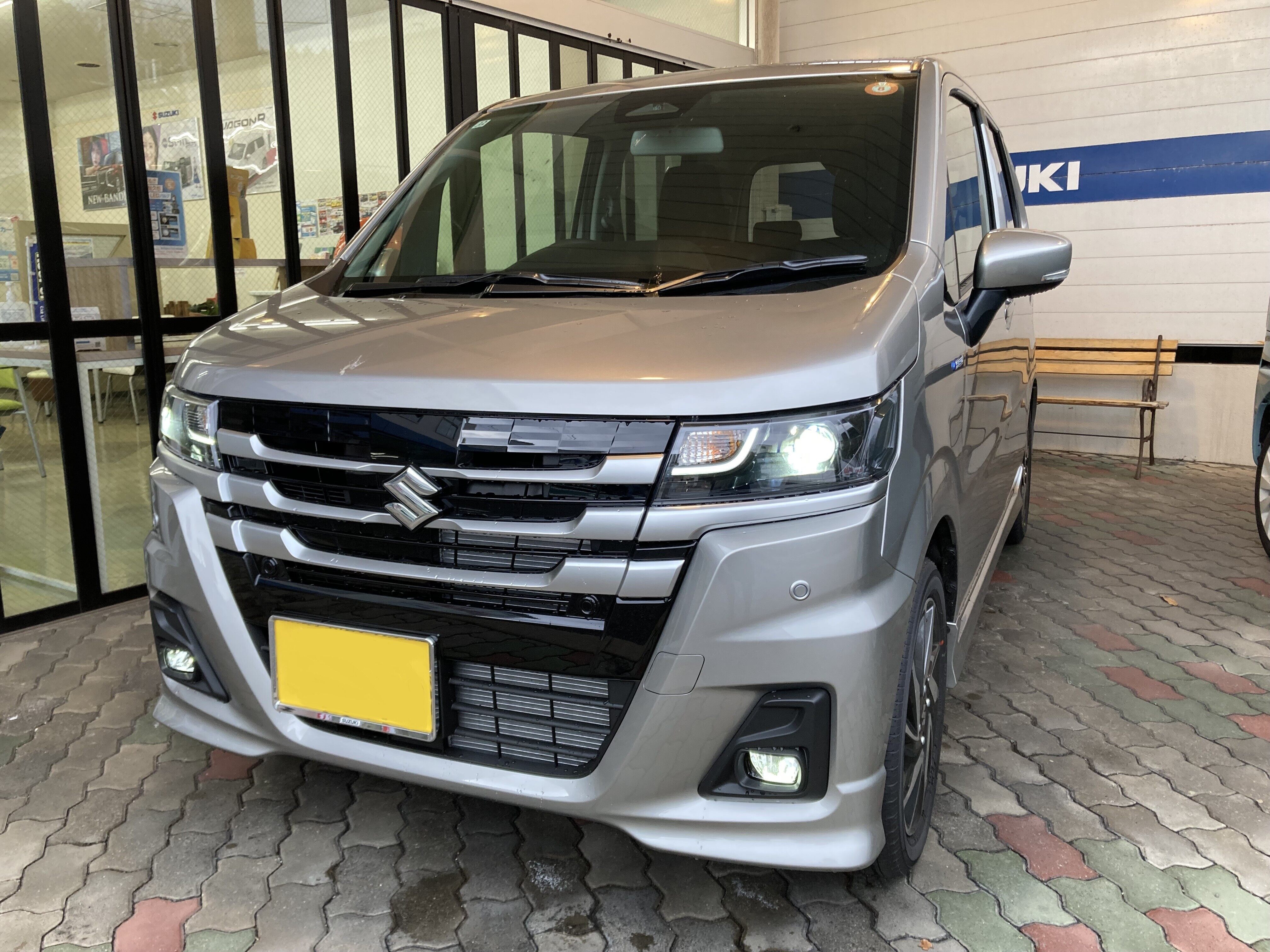 スズキ ワゴンR シルバー スズキ ワゴンRカスタムZ ハイブリッドZX カスタムZ HYBRID