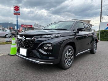フロンクス「ナイトメタル」の試乗車が入荷しました♪♪