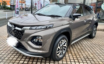 本能を刺激するクーペスタイルSUV 新型フロンクス誕生！