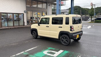 ブレーキホールド動作中、ブレーキランプは点くの？