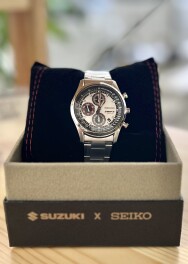 SUZUKI SWIFT SPORT×SEIKOコラボレーション  クロノグラフウオッチ！