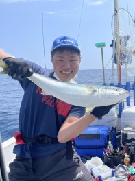 ブリ釣りにいってきました〜