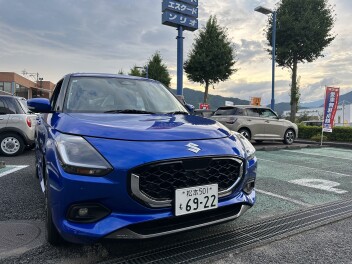 スイフト試乗車入りました！！