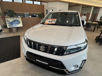 特選現品車　エスクード第一弾！！