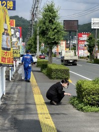 店舗周りの清掃活動を行いました！