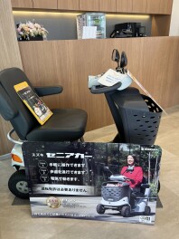 セニアカーの展示車あります！！