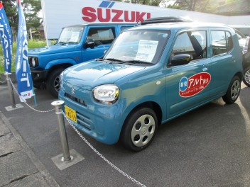 新型アルトの展示車ございます