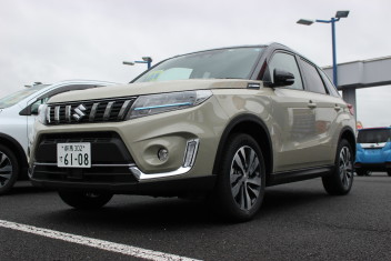 新型エスクード　ハイブリッド　試乗車で登場！