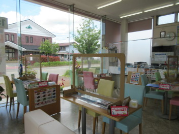 飛沫感染防止パネルを設置しました！