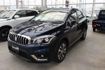 希少！SX4　S-CROSSあります！